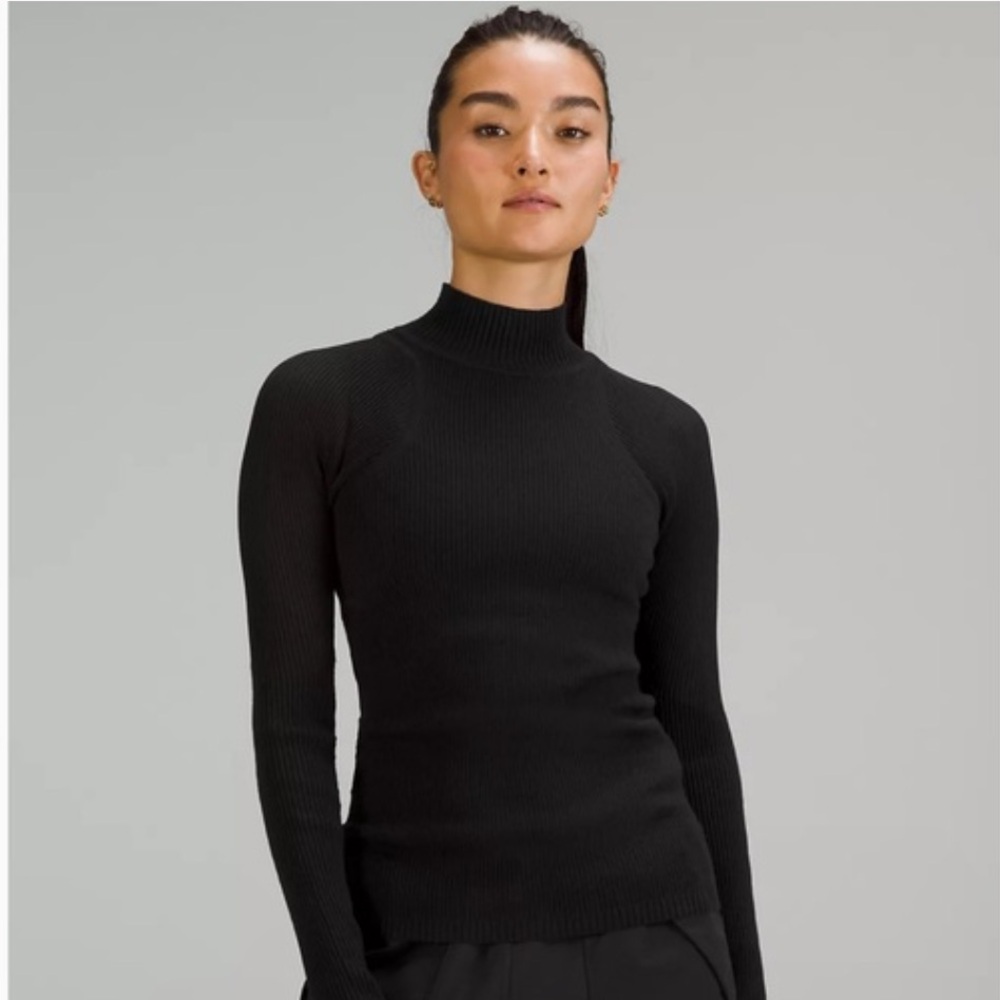 Lululemon High Neck Long Sleeve Light Weight Top.